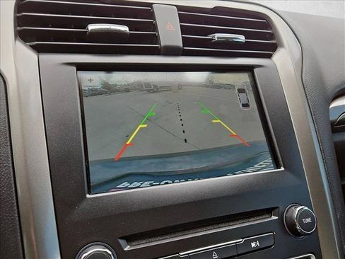 Used 2017 Ford Fusion SE w/ Equipment Group 201A AWD/4WD image 14