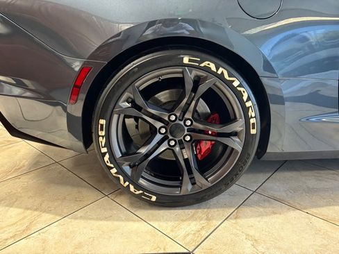 Used 2019 Chevrolet Camaro SS RWD image 5