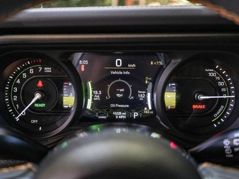 Used 2024 Jeep Wrangler Unlimited Sahara w/ Safety Group AWD/4WD image 20