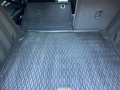 Certified 2025 MAZDA MAZDA3 2.5 S Hatchback w/ Appearance Package FWD image 17