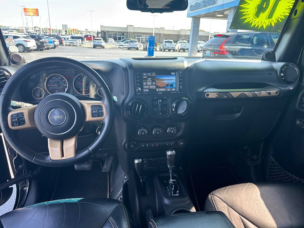 Used 2014 Jeep Wrangler Unlimited Sahara AWD/4WD image 15