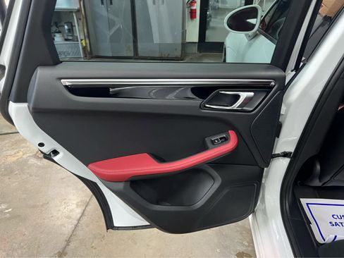 Used 2024 Porsche Macan image 24