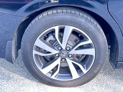 Used 2024 Honda Odyssey Touring image 12