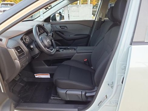 Certified 2023 Nissan Rogue S FWD image 5