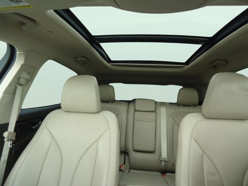 Used 2021 Lincoln Nautilus Reserve image 25