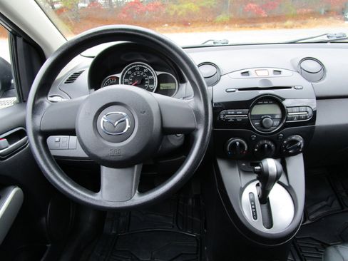Used 2014 MAZDA MAZDA2 Sport image 7