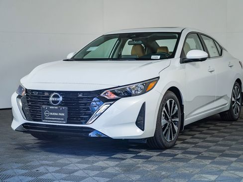 Used 2025 Nissan Sentra SV w/ SV Premium Package image 3