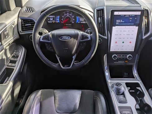 Used 2023 Ford Edge ST image 16
