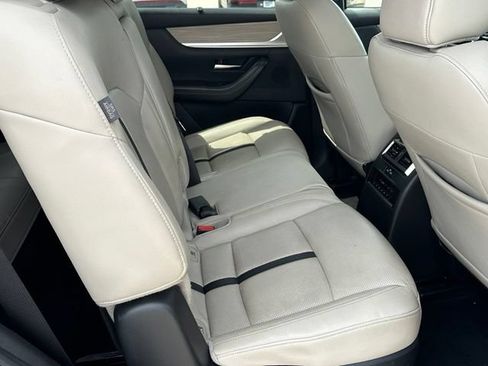 Used 2024 MAZDA CX-90 3.3 Turbo w/ Preferred Plus AWD/4WD image 12