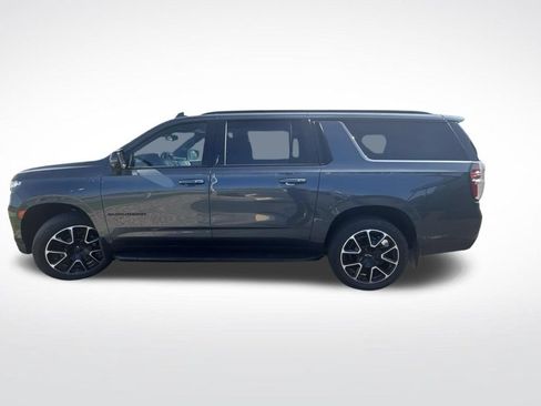 Used 2021 Chevrolet Suburban RST w/ Luxury Package AWD/4WD image 7