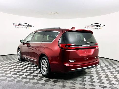 Used 2021 Chrysler Pacifica Limited image 6