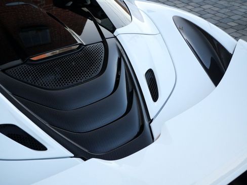 Used 2023 McLaren 720S Performance image 23