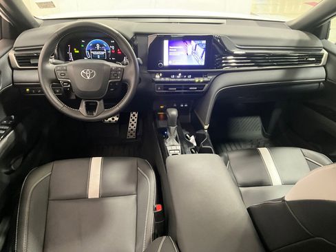 Used 2026 Toyota Camry SE FWD image 15