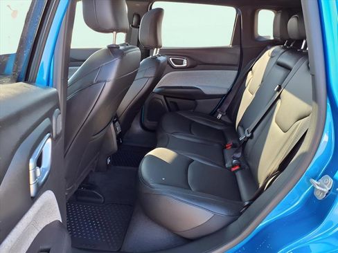 New 2024 Jeep Compass Latitude w/ Sun and Sound Group image 11