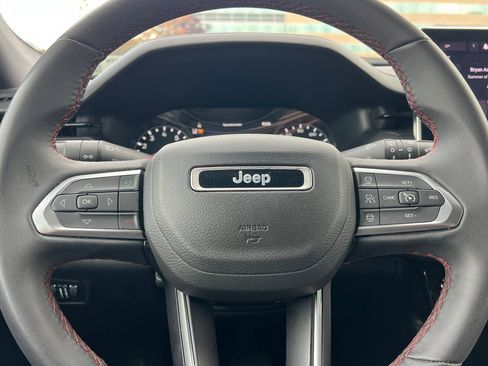 Used 2024 Jeep Compass Trailhawk image 34