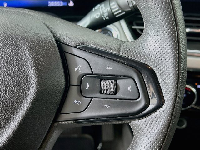 Used 2025 Chevrolet Trax LT FWD image 30