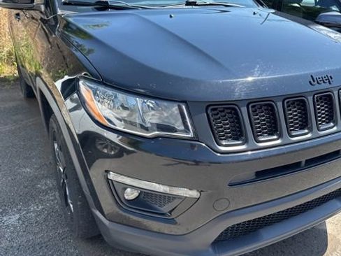 Used 2019 Jeep Compass Latitude AWD/4WD image 5