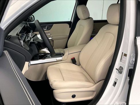 New 2026 Mercedes-Benz GLB 250 image 9