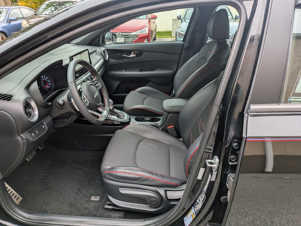 Used 2022 Kia Forte GT FWD image 11