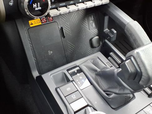 Certified 2024 Toyota Tacoma TRD Off-Road w/ TRD Off Road Premium Package image 25