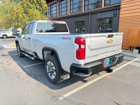 Used 2022 Chevrolet Silverado 2500 Custom w/ Custom Value Package AWD/4WD image 3