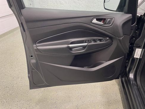 Used 2017 Ford C-MAX Energi Titanium image 24