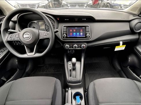 New 2025 Nissan Kicks Play S image 2