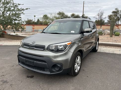 Used 2017 Kia Soul Base image 7