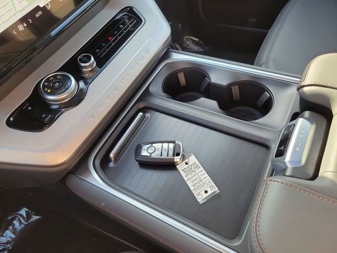 New 2025 Ford Expedition Max Active image 18