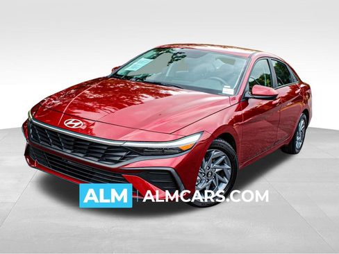 Used 2024 Hyundai Elantra SEL FWD image 1