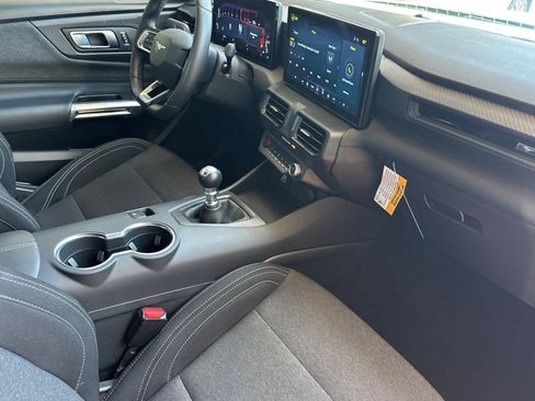 Used 2025 Ford Mustang GT RWD image 16