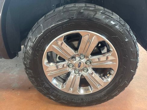 Used 2018 Ford F150 Lariat w/ Equipment Group 502A Luxury AWD/4WD image 10