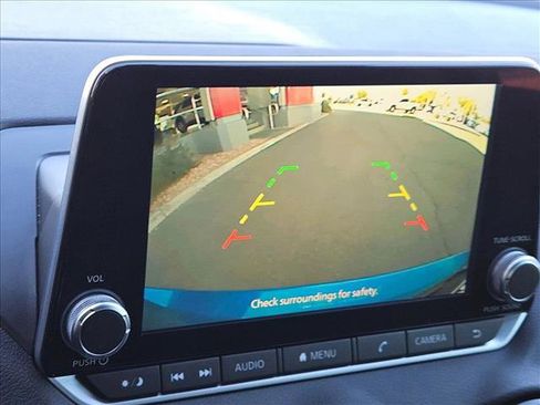 Used 2025 Nissan Sentra SV image 13