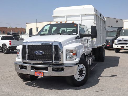 Used 2023 Ford F650 2WD Crew Cab Super Duty image 5