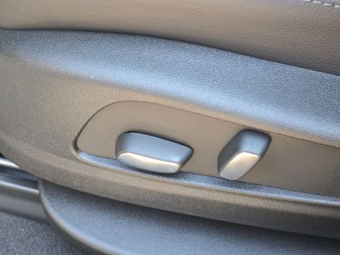 New 2025 Cadillac XT5 Luxury image 29