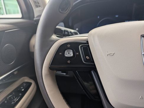 Certified 2024 Lincoln Corsair FWD w/ Equipment Group 101A image 30