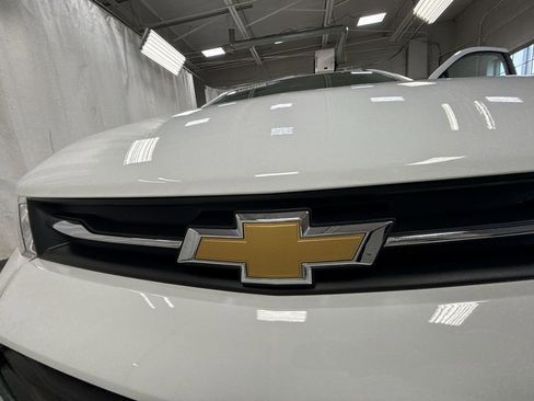 Used 2022 Chevrolet Trax LT w/ LT Convenience Package image 40