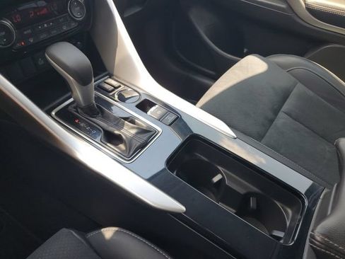 Used 2022 Mitsubishi Eclipse Cross SE FWD image 19