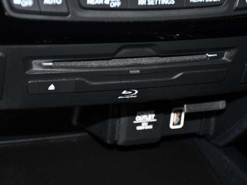 Used 2020 Honda Pilot Touring image 29