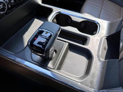 Used 2024 Chevrolet Silverado 1500 High Country w/ Technology Package AWD/4WD image 27
