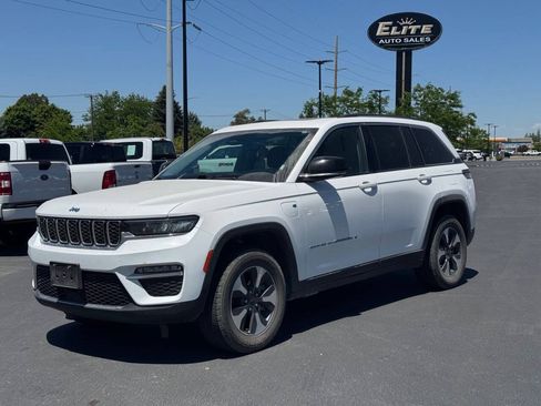 Used 2024 Jeep Grand Cherokee Limited 4xe AWD/4WD image 3