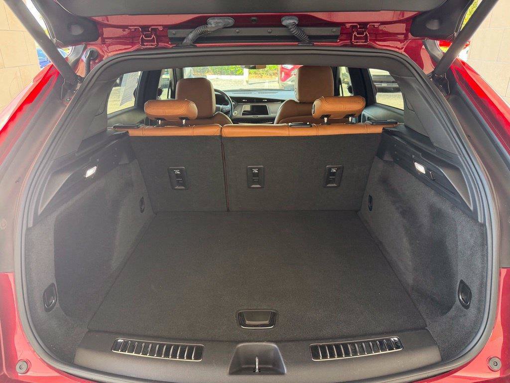 Used 2019 Cadillac XT4 Premium Luxury FWD image 5