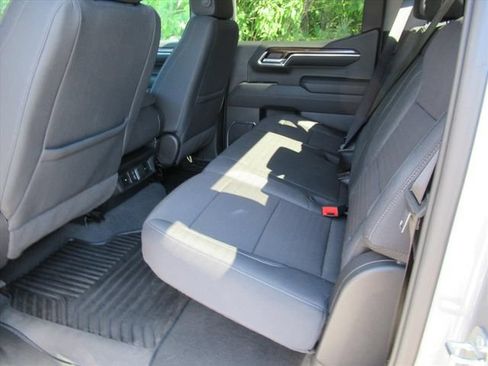 Used 2024 Chevrolet Silverado 1500 LT AWD/4WD image 34