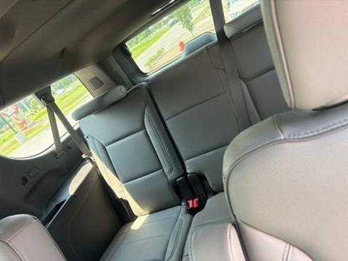 Used 2021 GMC Yukon XL SLT w/ SLT Premium Package RWD image 10