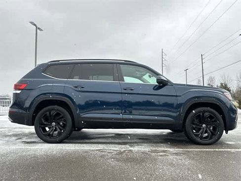 Used 2022 Volkswagen Atlas SE w/ Black Wheel Package image 3