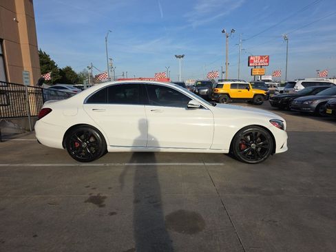 Used 2019 Mercedes-Benz C 300 Sedan w/ Premium Package image 4