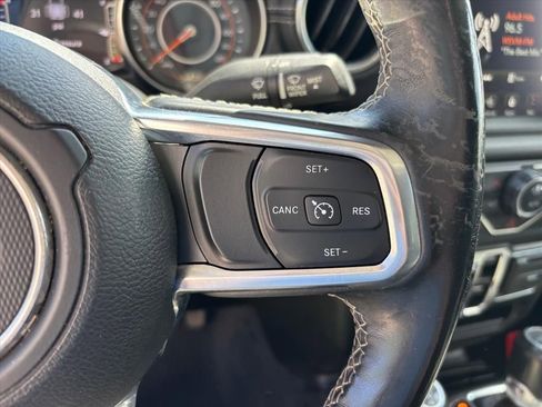 Used 2020 Jeep Gladiator Overland AWD/4WD image 16