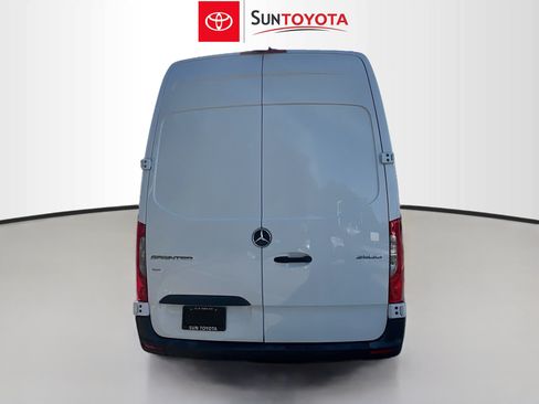 Used 2025 Mercedes-Benz Sprinter 2500 image 5