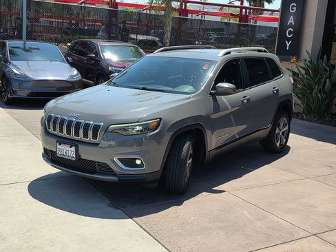 Used 2020 Jeep Cherokee Limited image 7