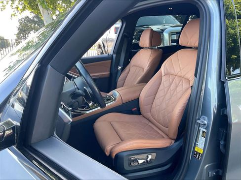 Used 2023 BMW X7 xDrive40i w/ M Sport Package AWD/4WD image 25